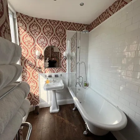 The Willowsmere (adults Only) 4*